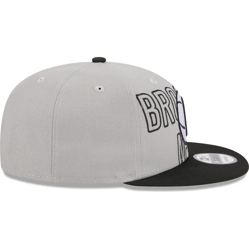 cap-ravna-gray-snapback-9fifty-draft-edition-2023-brooklyn-nets-nba-new-era