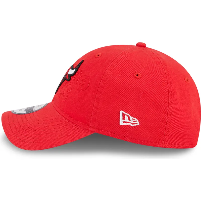 kapa-zaobljena-crvena-podesiv-9twenty-draft-edition-2023-chicago-bulls-nba-new-era