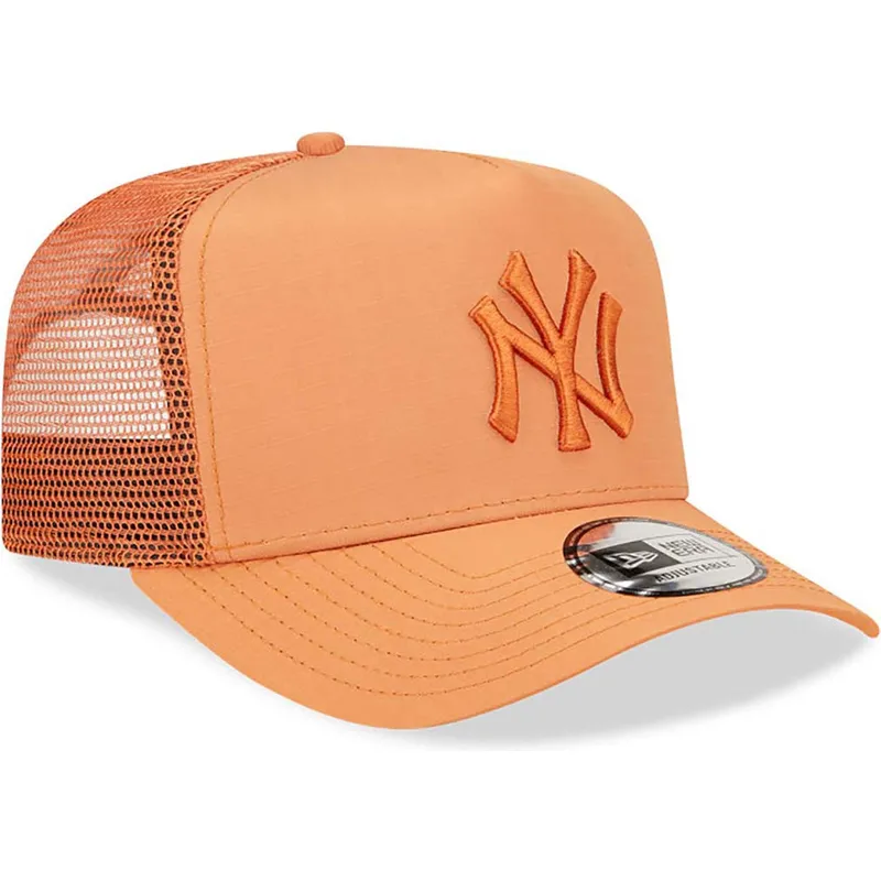 kapa-zaobljena-smeda-snapback-a-frame-tech-ripstop-new-york-yankees-mlb-new-era