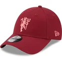 kapa-zaobljena-crvena-podesiv-9forty-seasonal-manchester-united-football-club-premier-league-new-era
