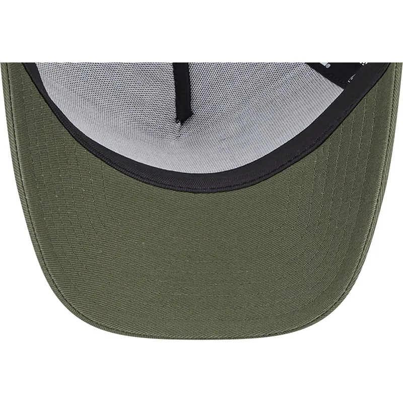 kapa-zaobljena-zelena-snapback-a-frame-piolin-y-silvestre-looney-tunes-new-era