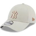 kapa-zaobljena-bez-podesiv-9forty-team-outline-new-york-yankees-mlb-new-era