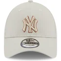 new-era-curved-brim-9forty-team-outline-new-york-yankees-mlb-beige-adjustable-cap