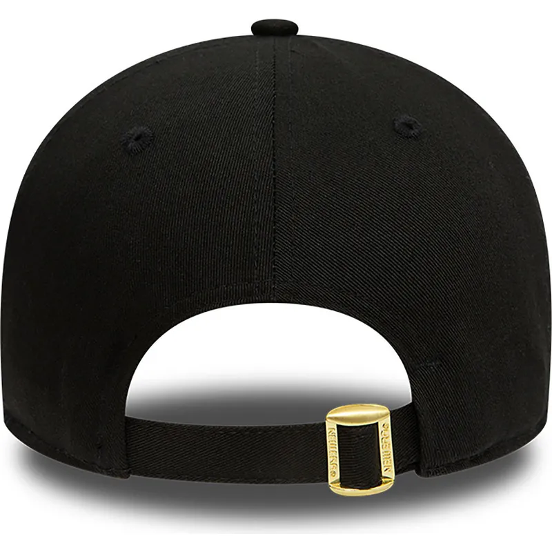 kapa-zaobljena-crna-podesiv-9forty-metallic-badge-chicago-bulls-nba-new-era kapa-zaobljena-crna-podesiv-9forty-metallic-badge-chicago-bulls-nba-new-era
