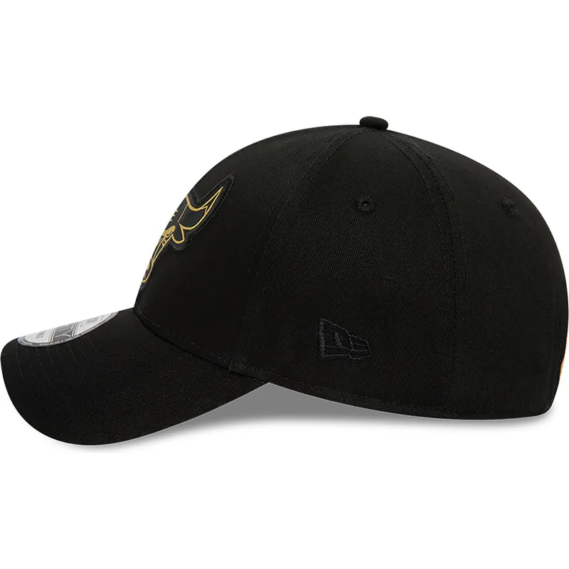 kapa-zaobljena-crna-podesiv-9forty-metallic-badge-chicago-bulls-nba-new-era kapa-zaobljena-crna-podesiv-9forty-metallic-badge-chicago-bulls-nba-new-era