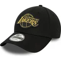 kapa-zaobljena-crna-podesiv-9forty-metallic-badge-los-angeles-lakers-nba-new-era