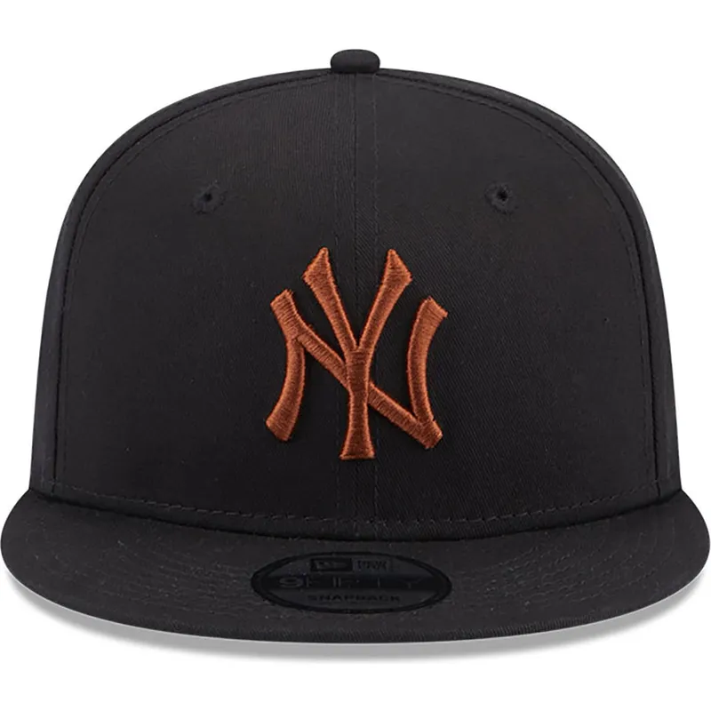 kape-ravna-crna-snapback-marron-9fifty-league-essential-new-york-yankees-mlb-new-era