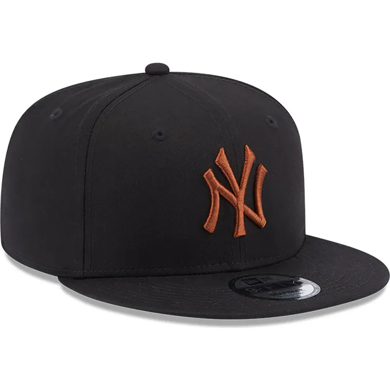 kape-ravna-crna-snapback-marron-9fifty-league-essential-new-york-yankees-mlb-new-era