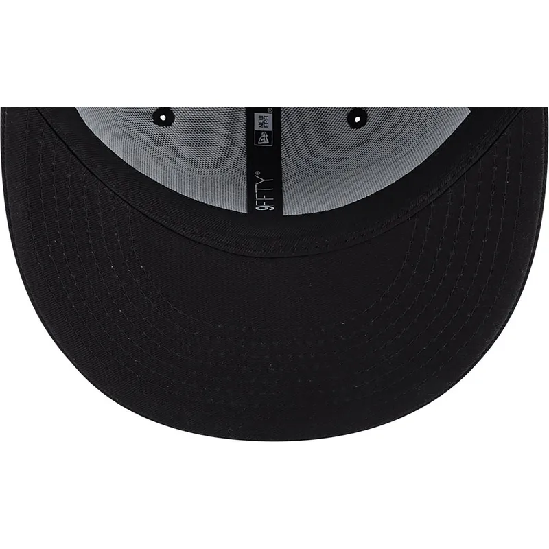 kape-ravna-crna-snapback-marron-9fifty-league-essential-new-york-yankees-mlb-new-era