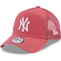kapa-zaobljena-ruzicasta-snapback-a-frame-league-essential-new-york-yankees-mlb-new-era
