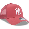 kapa-zaobljena-ruzicasta-snapback-a-frame-league-essential-new-york-yankees-mlb-new-era