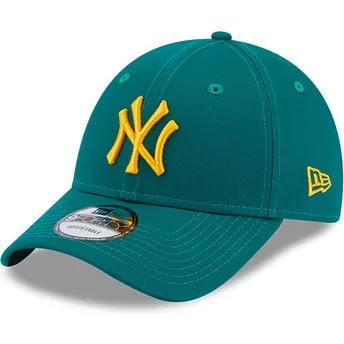 New Era Curved Brim Yellow Logo 9FORTY League Essential New York Yankees MLB Green Adjustable Cap