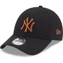 kapa-zaobljena-crna-podesiv-9forty-league-essential-new-york-yankees-mlb-new-era