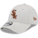 kape-zaobljena-bez-podesiva-traka-marron-9forty-league-essential-chicago-white-sox-mlb-new-era