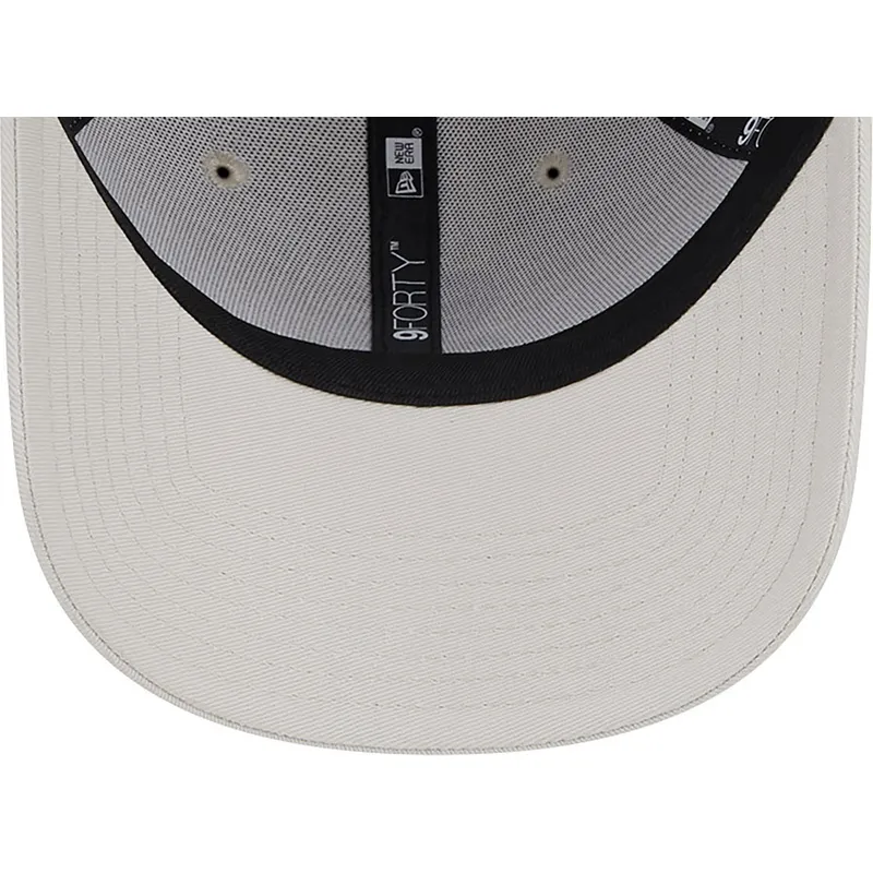 cap-zaobljena-beige-adjustable-strap-marron-9forty-league-essential-chicago-white-sox-mlb-new-era cap-zaobljena-beige-adjustable-strap-marron-9forty-league-essential-chicago-white-sox-mlb-new-era