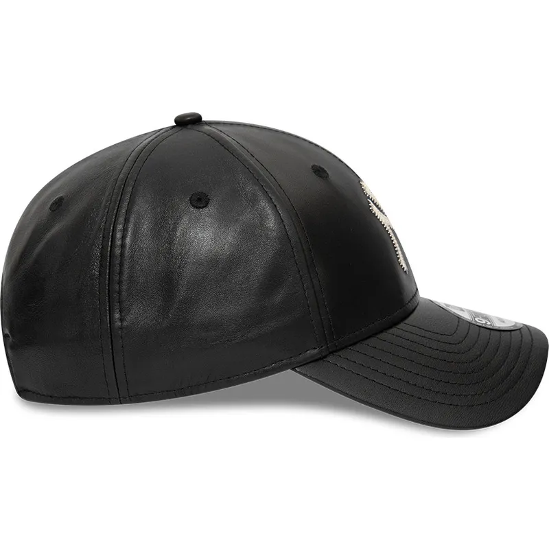 kapa-zaobljena-crna-podesiv-9forty-leather-new-york-yankees-mlb-new-era