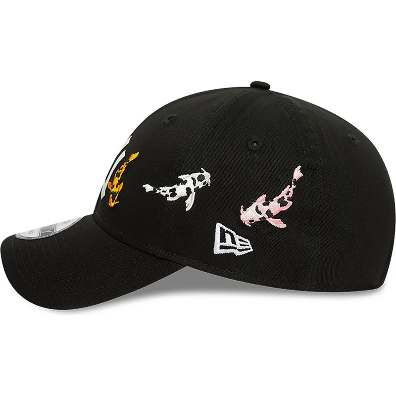 kapa-zaobljena-crna-podesiv-9forty-koi-fish-new-york-yankees-mlb-new-era