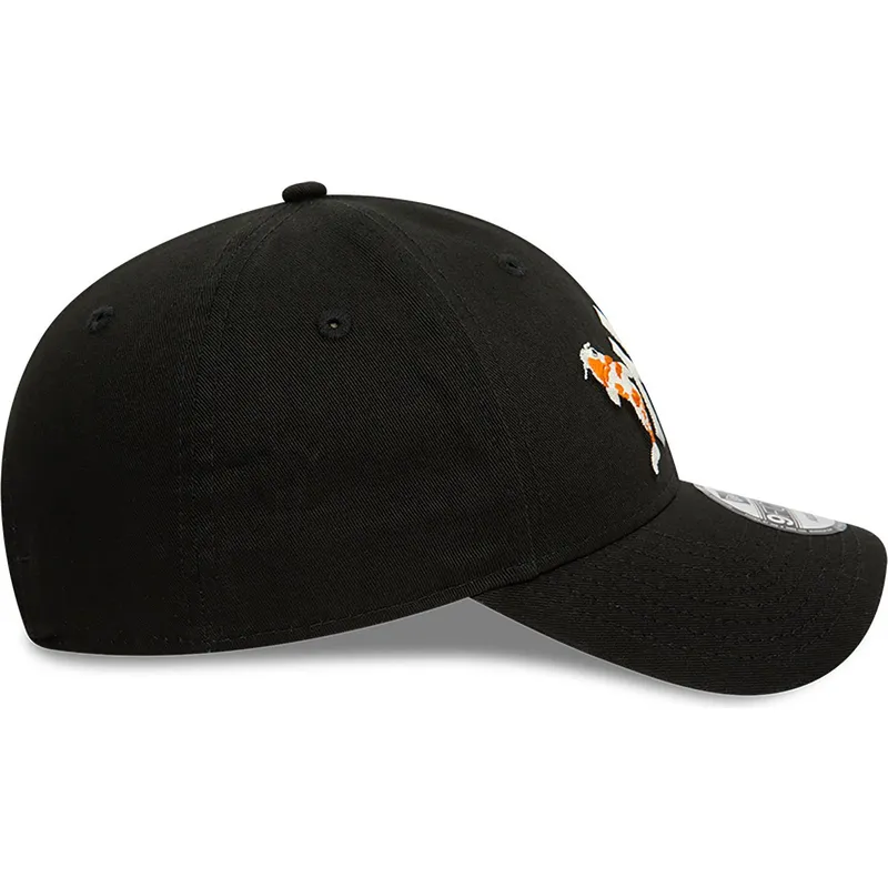 kapa-zaobljena-crna-podesiv-9forty-koi-fish-new-york-yankees-mlb-new-era