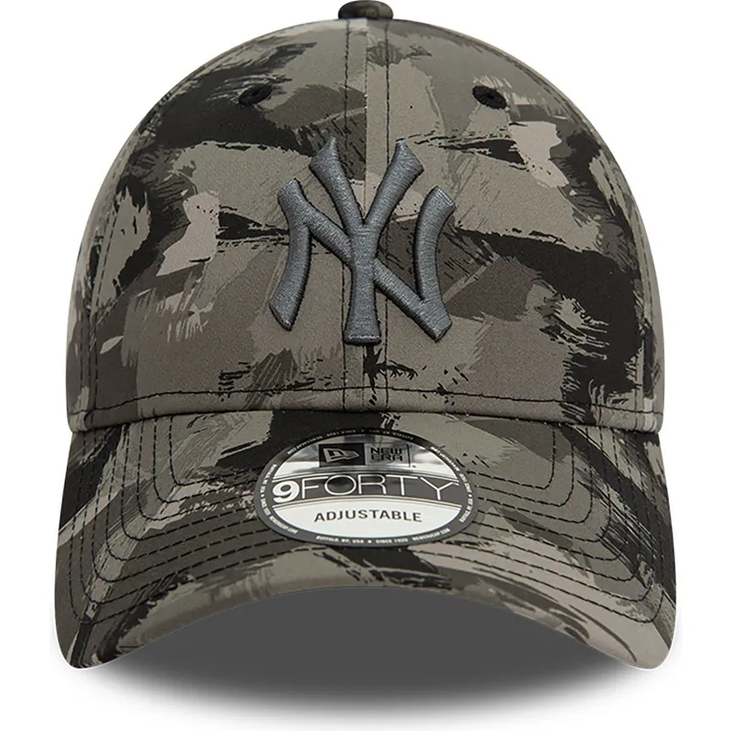 kapa-zaobljena-maskirni-podesiv-9forty-all-over-print-painted-new-york-yankees-mlb-new-era