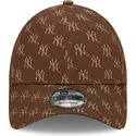 kapa-zaobljena-smeda-podesiv-9forty-monogram-new-york-yankees-mlb-new-era