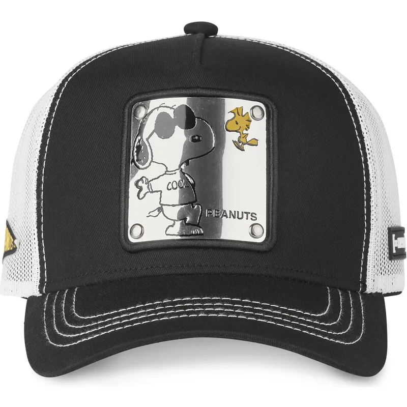 cap-zaobljena-black-snapback-snoopy-peanuts-capslab