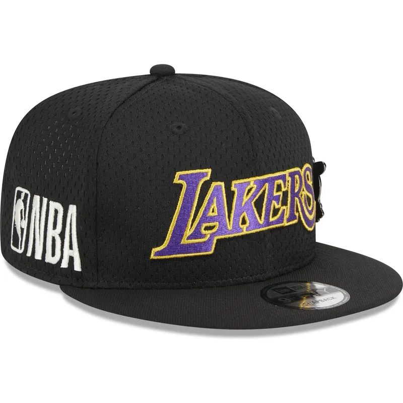 cap-ravna-black-snapback-9fifty-post-up-pin-los-angeles-lakers-nba-new-era