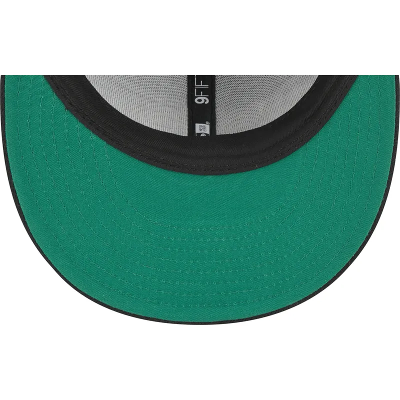 kapa-ravna-crna-snapback-9fifty-post-up-pin-new-york-yankees-mlb-new-era