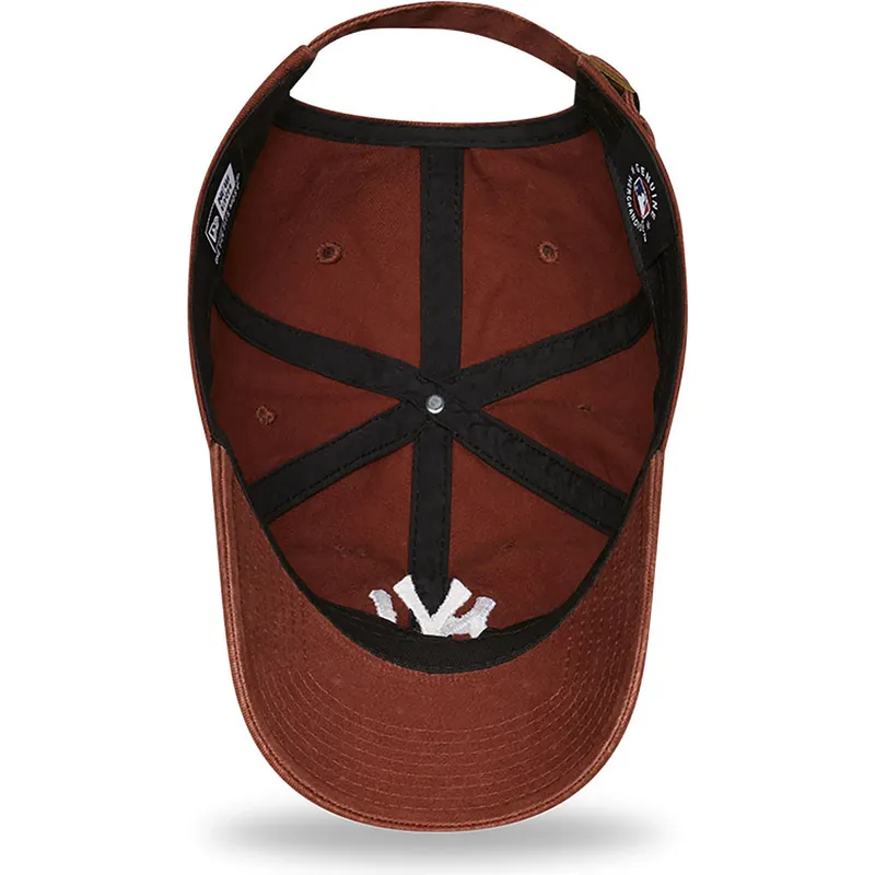 kapa-zaobljena-smeda-podesiv-9twenty-league-essential-new-york-yankees-mlb-new-era