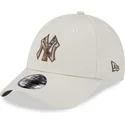 kapa-zaobljena-bez-podesiv-9forty-check-infill-new-york-yankees-mlb-new-era