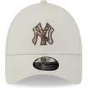 kapa-zaobljena-bez-podesiv-9forty-check-infill-new-york-yankees-mlb-new-era