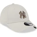 kapa-zaobljena-bez-podesiv-9forty-check-infill-new-york-yankees-mlb-new-era