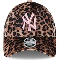 kapa-zaobljena-leopard-podesiv-rosa-9forty-velour-new-york-yankees-mlb-new-era