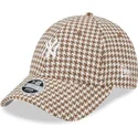 kapa-zaobljena-smeda-podesiv-9forty-houndstooth-new-york-yankees-mlb-new-era