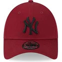kapa-zaobljena-crvena-podesiv-9forty-league-essential-new-york-yankees-mlb-new-era