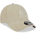 kapa-zaobljena-bez-podesiv-9forty-wide-cord-new-york-yankees-mlb-new-era