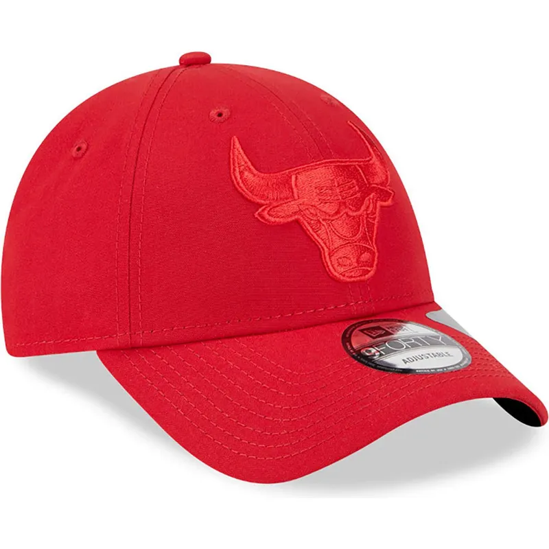 kapa-zaobljena-crvena-podesiv-9forty-repreve-outline-chicago-bulls-nba-new-era