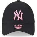 kapa-zaobljena-crna-podesiv-rosa-9forty-neon-new-york-yankees-mlb-new-era