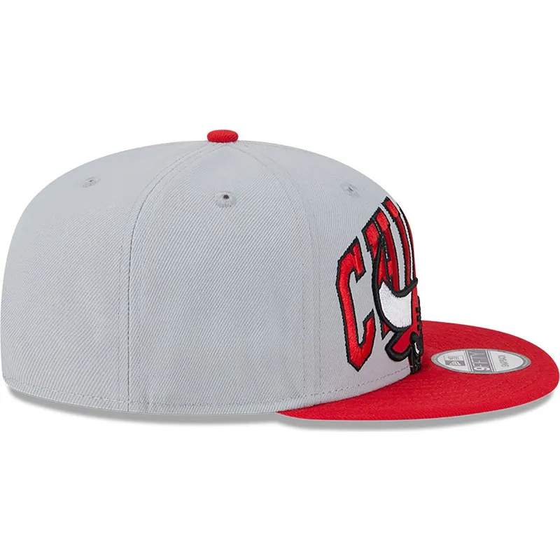 kapa-ravna-siva-snapback-9fifty-tip-off-2023-chicago-bulls-nba-new-era