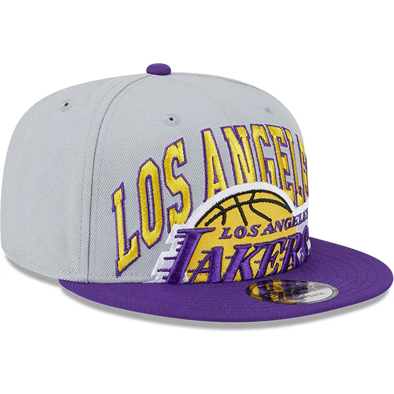 kapa-ravna-siva-snapback-9fifty-tip-off-2023-los-angeles-lakers-nba-new-era