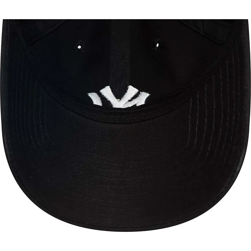kape-zaobljena-crna-podesiva-traka-9twenty-league-essential-new-york-yankees-mlb-new-era
