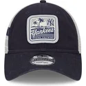 kapa-zaobljena-mornarsko-plava-snapback-9twenty-stripe-new-york-yankees-mlb-new-era