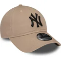 kapa-zaobljena-smeda-podesiv-9twenty-league-essential-new-york-yankees-mlb-new-era