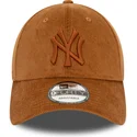 kapa-zaobljena-smeda-podesiv-9forty-cord-new-york-yankees-mlb-new-era