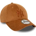 kapa-zaobljena-smeda-podesiv-9forty-cord-new-york-yankees-mlb-new-era