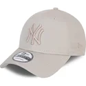 cap-zaobljena-beige-adjustable-strap-9forty-league-essential-poly-new-york-yankees-mlb-new-era