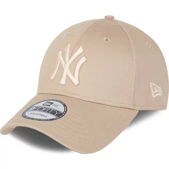 New Era Curved Brim 9FORTY League Essential New York Yankees MLB Beige Adjustable Cap with Beige Logo