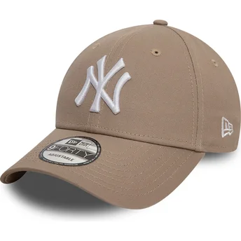 Cap zaobljena brown adjustable strap claro 9FORTY League Essential New York Yankees MLB New Era