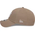 kapa-zaobljena-smeda-podesiv-9forty-league-essential-new-york-yankees-mlb-new-era