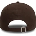 kape-zaobljena-smeda-podesiva-traka-9forty-league-essential-new-york-yankees-mlb-new-era
