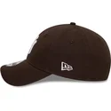 kape-zaobljena-smeda-podesiva-traka-9forty-league-essential-new-york-yankees-mlb-new-era